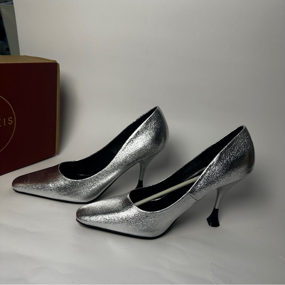 Size 8Torgeis New York Silver Metallic Pointed Toe Stiletto Pumps Womens NWB